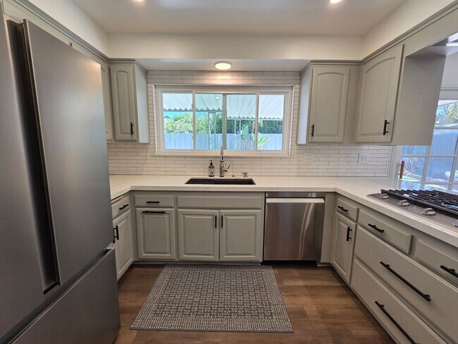 Foto del edificio - E. Ventura 4+2.5 Single Family Home w/ man...