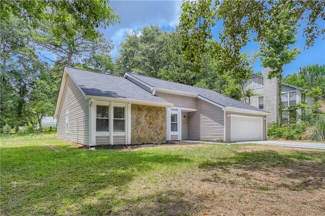 Building Photo - 1150 Chapman Cir