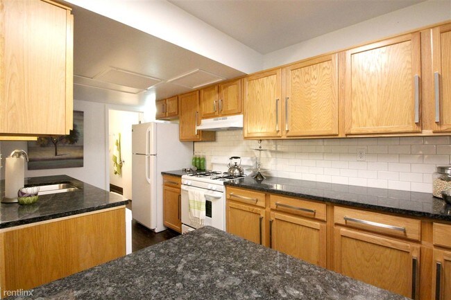 Foto del edificio - 3765 Harrison Blvd