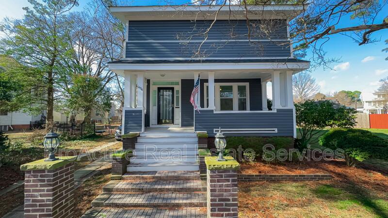Primary Photo - 1436 Huntington Crescent