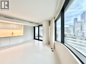 Building Photo - 1033 Nelson St