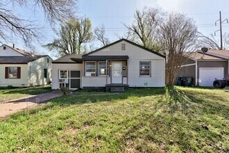Building Photo - 412 Monroney Dr