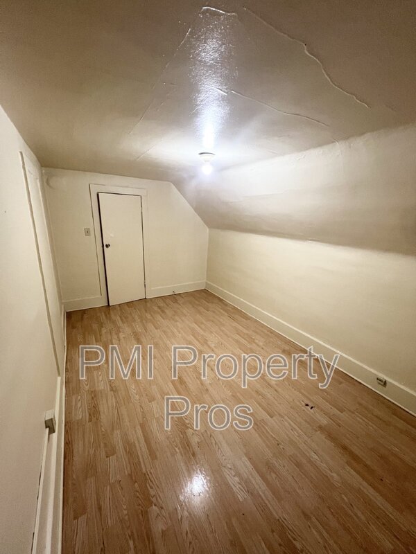 Foto del edificio - 2215-2217 S 19th St