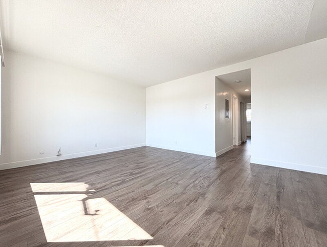 Building Photo - 820 Oakwood St