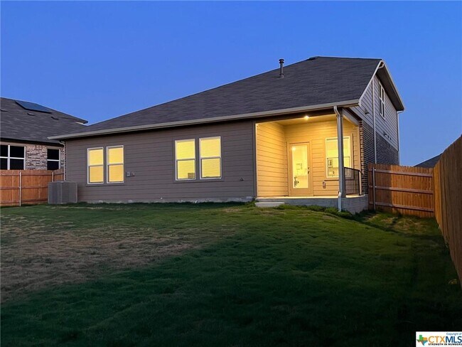 Foto del edificio - 154 Solitude Dr