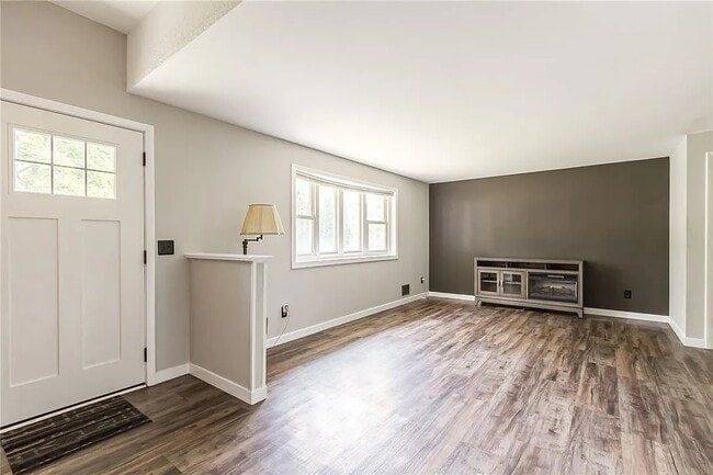 Building Photo - 73 Campus Dr