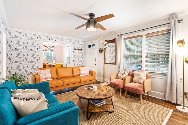 Building Photo - 919 Gilbert St SE