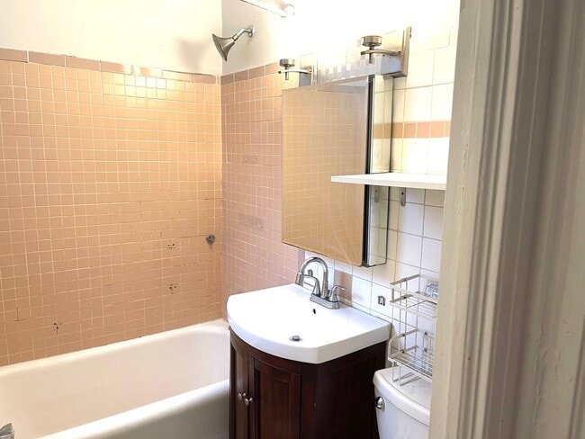 Building Photo - 1527 W Pratt Blvd