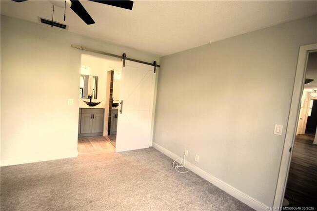 Foto del edificio - 3960 SW Greenwood Way