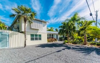 Building Photo - 2635 Koehns Ave