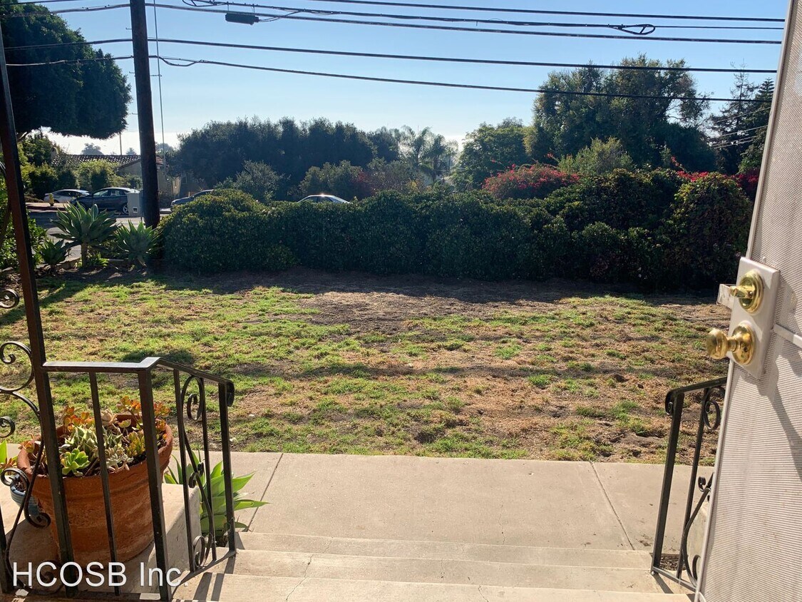 Building Photo - 3 br, 2.5 bath House - 1120 Cliff Dr