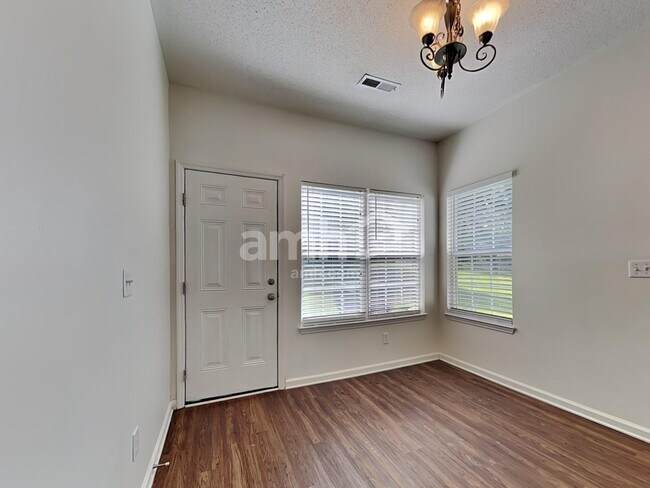 Building Photo - 121 Harvest Moon Rd