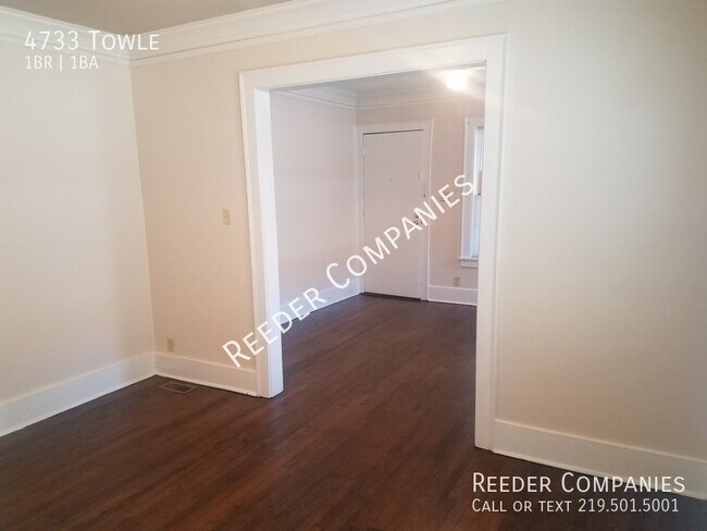 Building Photo - 1 Bedroom Duplex close to Hammond South Sh...