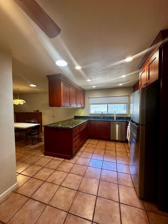 Foto del edificio - 4 bedroom home