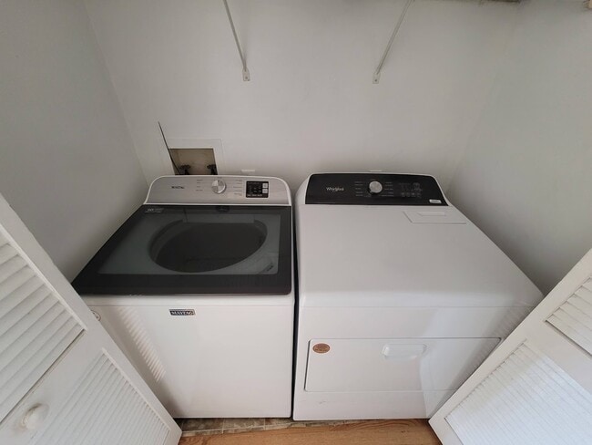 Photo - 1424 Deerpond Ln Townhome