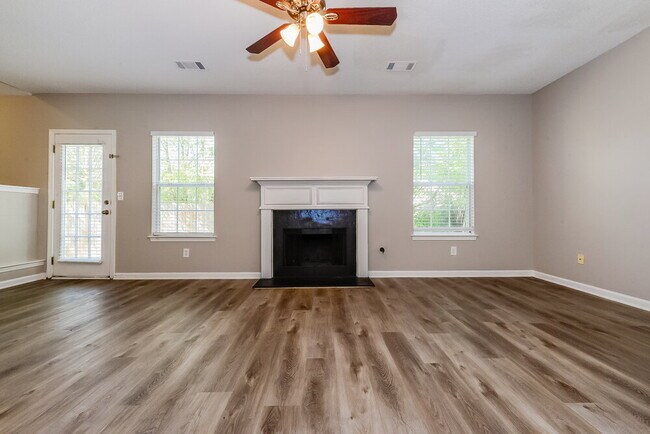 Foto del edificio - 2375 Marsh Rabbit Ln