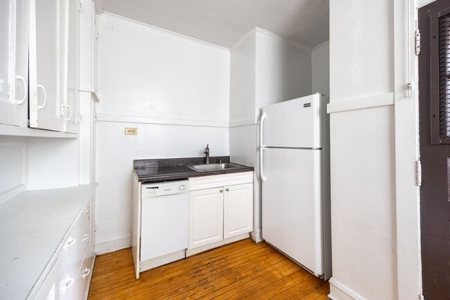 Foto del edificio - 4521 N Paulina St