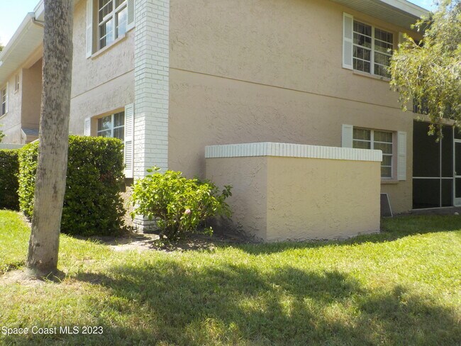 Building Photo - 981 Sonesta Ave NE