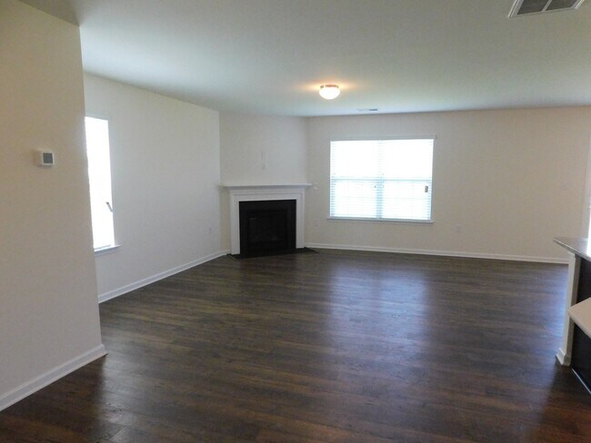 Building Photo - Brand New! 4 bed, 2.5 bath