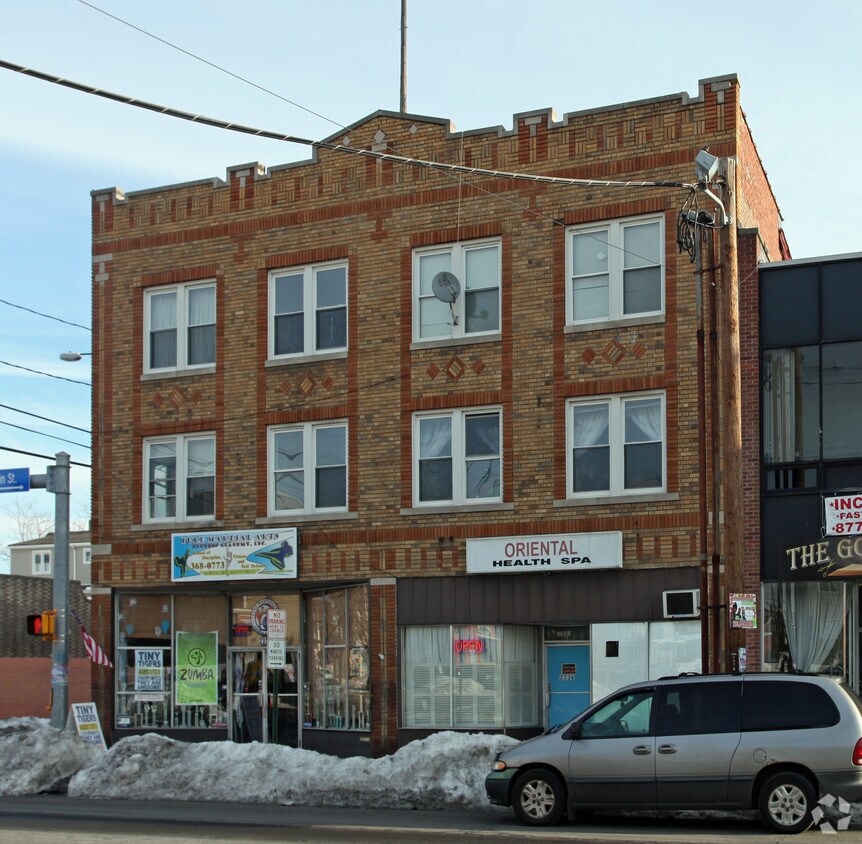 Primary Photo - 2336 Main St
