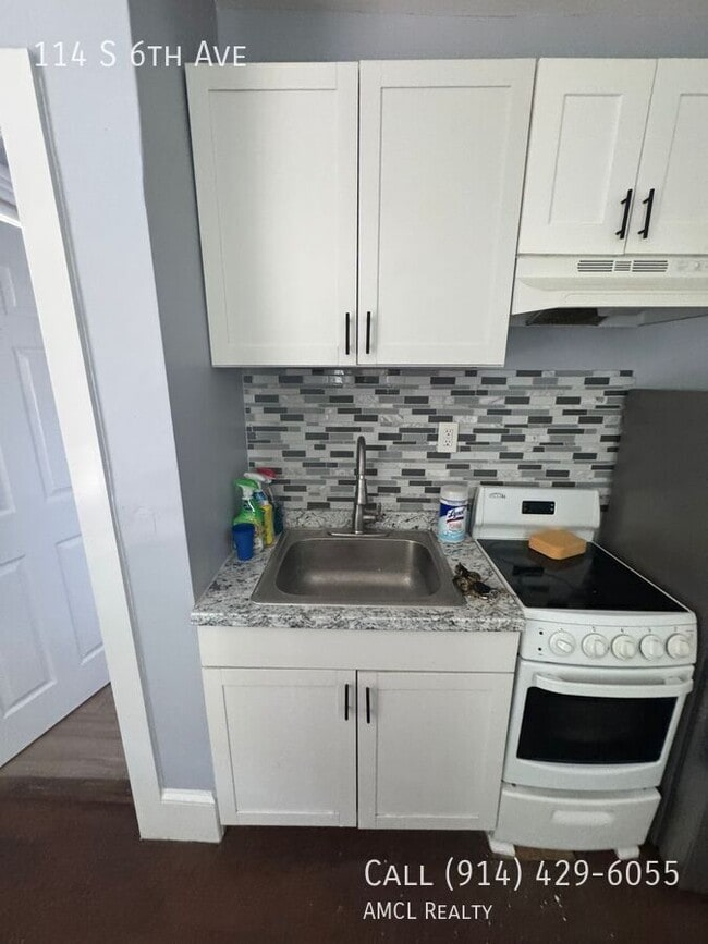 Photo - 114 S 6th Ave Apartment