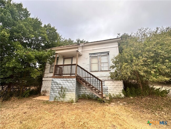 Building Photo - 244 W Sessom Dr