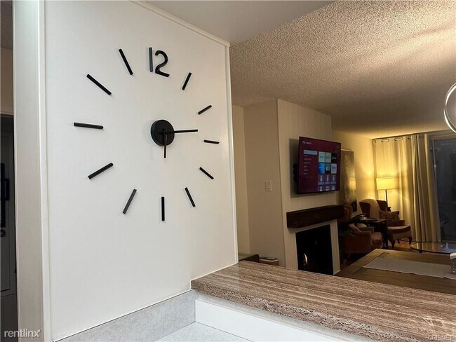 Foto del edificio - 1 br, 1 bath Condo - 1745 Camino Palmero S...