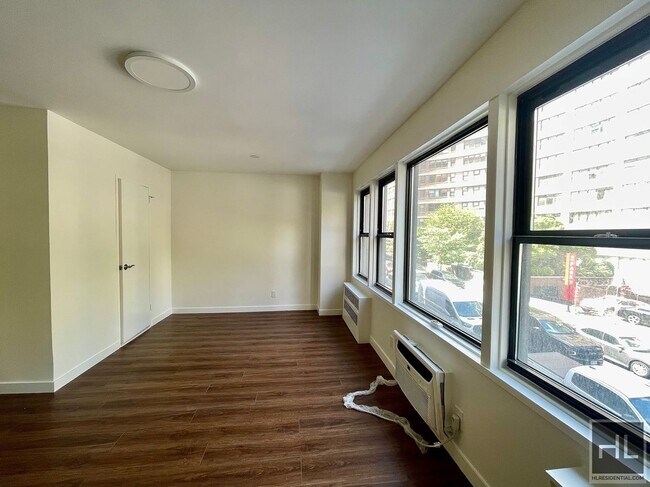 Foto del edificio - EAST 36 STREET