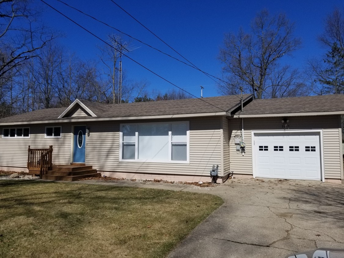 7637 Ravenswood St, Montague, MI 49437 House for Rent in Montague, MI