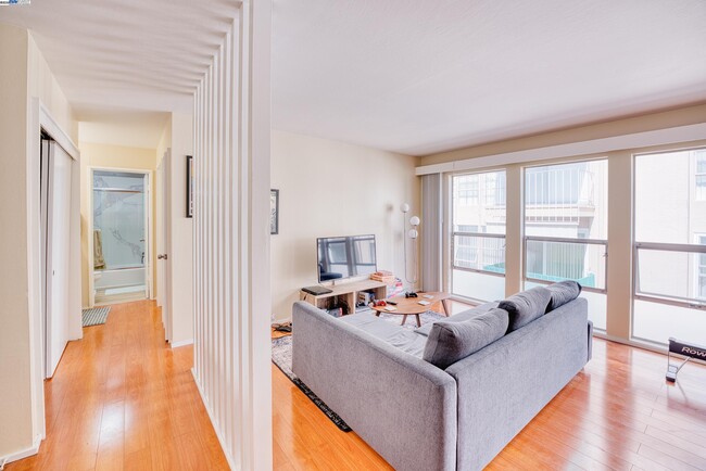 Foto del edificio - 3815 Harrison St