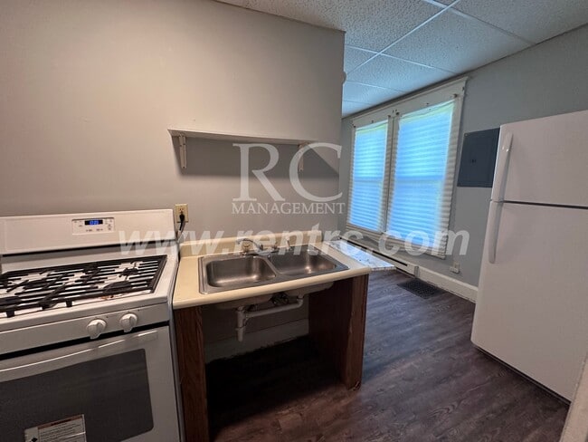 Building Photo - 1114-A Gilbert-