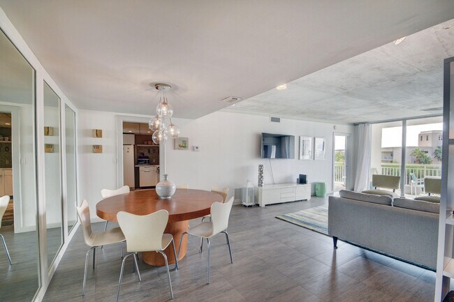 Foto del edificio - 2780 S Ocean Blvd