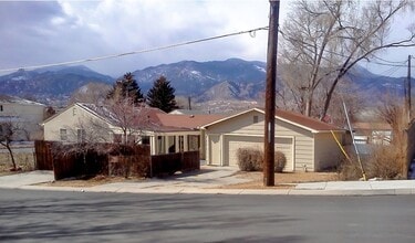 Building Photo - 1502 W St Vrain St
