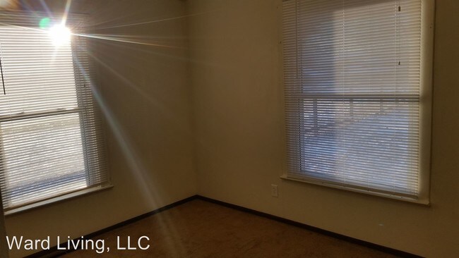 Foto del edificio - 927 E 8th St