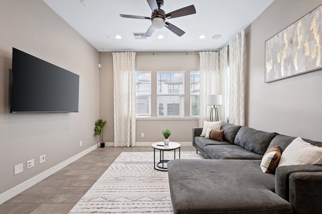 Building Photo - 1950 E Queen Creek Rd