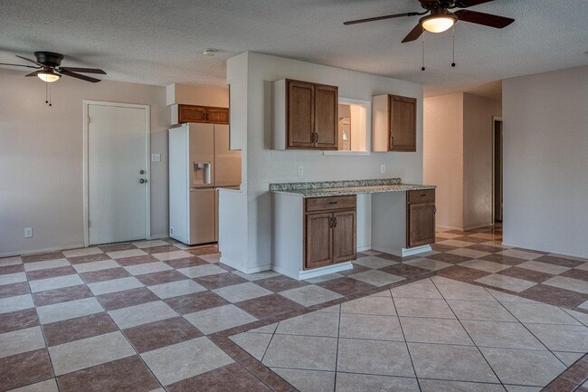 Building Photo - 124 Miller Dr