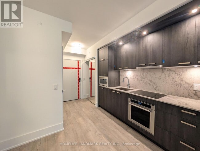 Building Photo - 115 Denison Ave