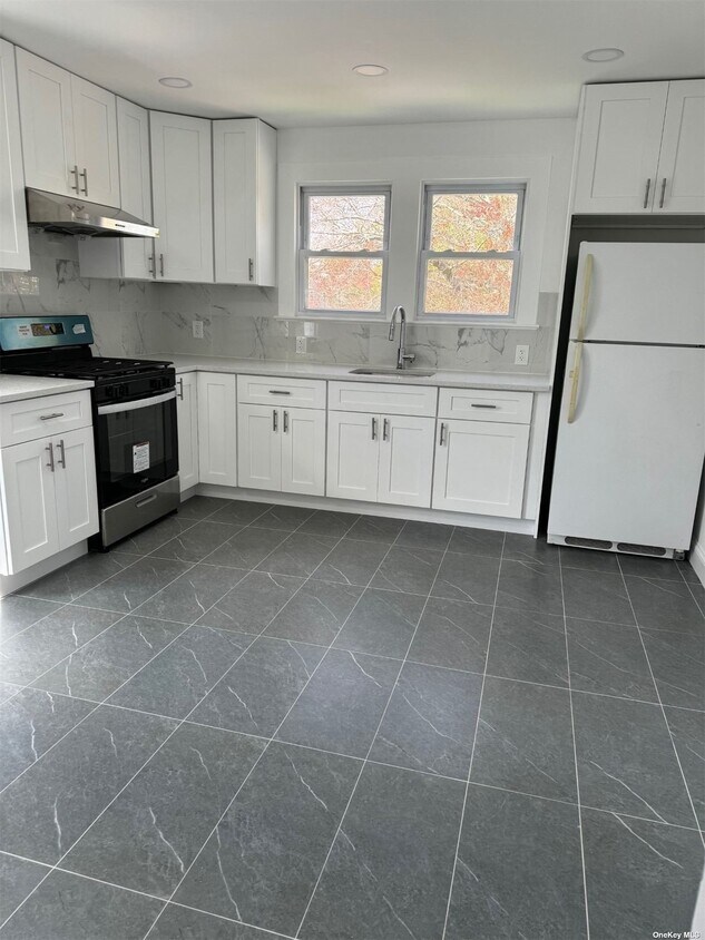 Primary Photo - 2318 Milburn Ave