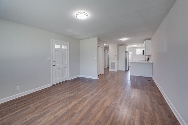 Building Photo - 405 Figuers Dr