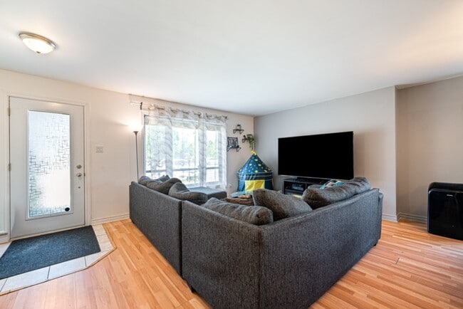 Photo du bâtiment - 1051 Rue Biencourt