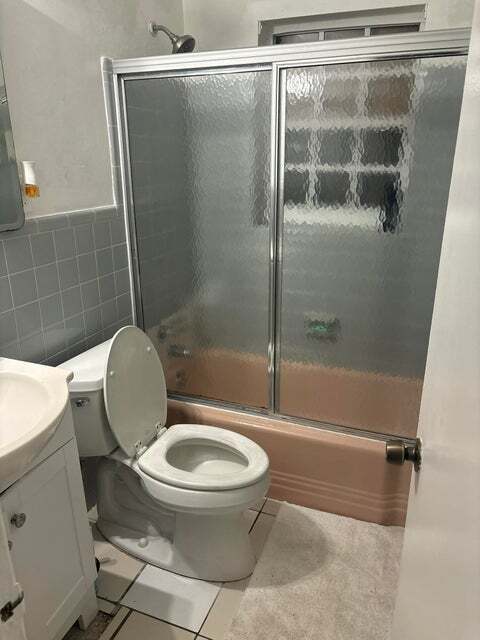 Building Photo - 171 SE 28th Ave