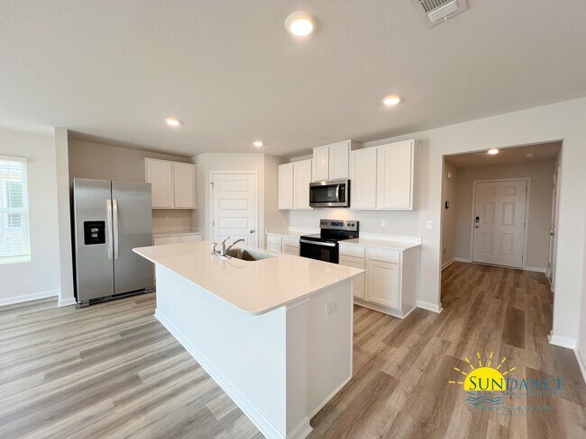 Building Photo - Stunning 3BR Home Near FL-85, I-10, Shoppi...