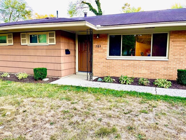 Building Photo - 765 Stinchcomb Dr