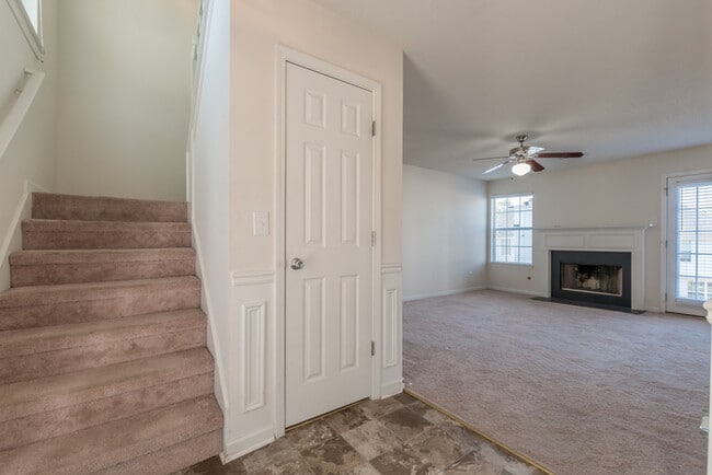 Foto del edificio - Spacious 4 bedroom 2.5 bath