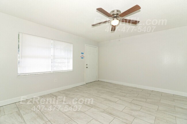 Foto del edificio - Remodeled 4/1.5 with Large Family Room