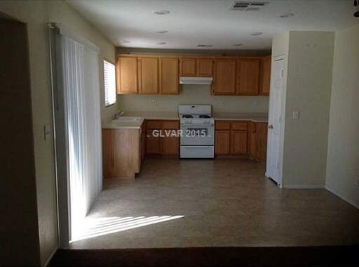 Building Photo - 4921 Hostetler Ave