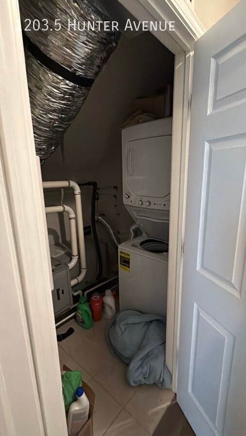 Foto del edificio - 1203.5 Hunter Ave