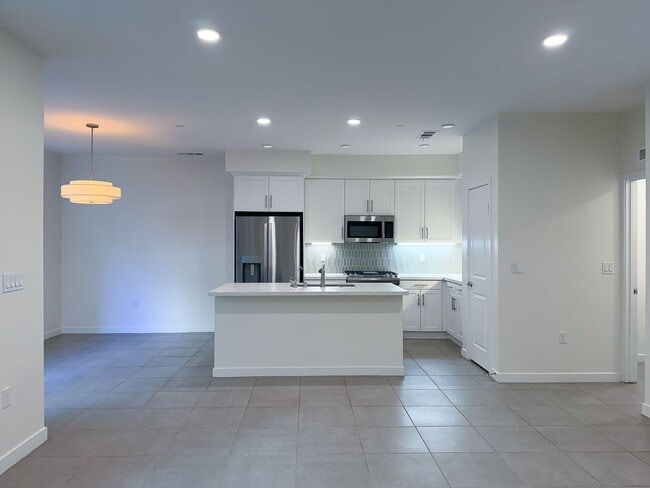 Foto del edificio - 1568 E Thompson Blvd