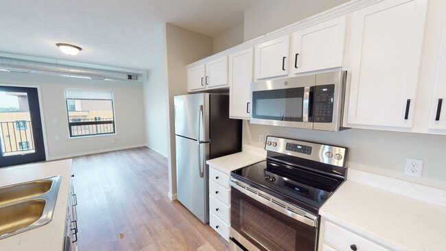 Kitchen - PowderHaus Apartments & Townhomes