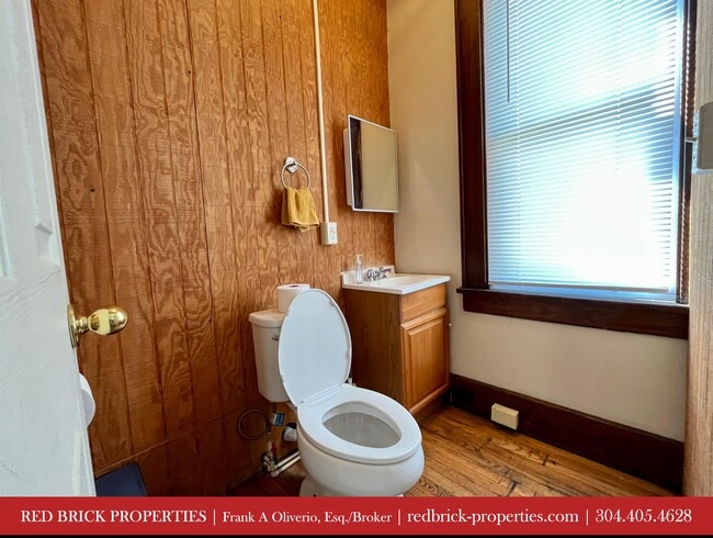 Building Photo - 771 Willey St